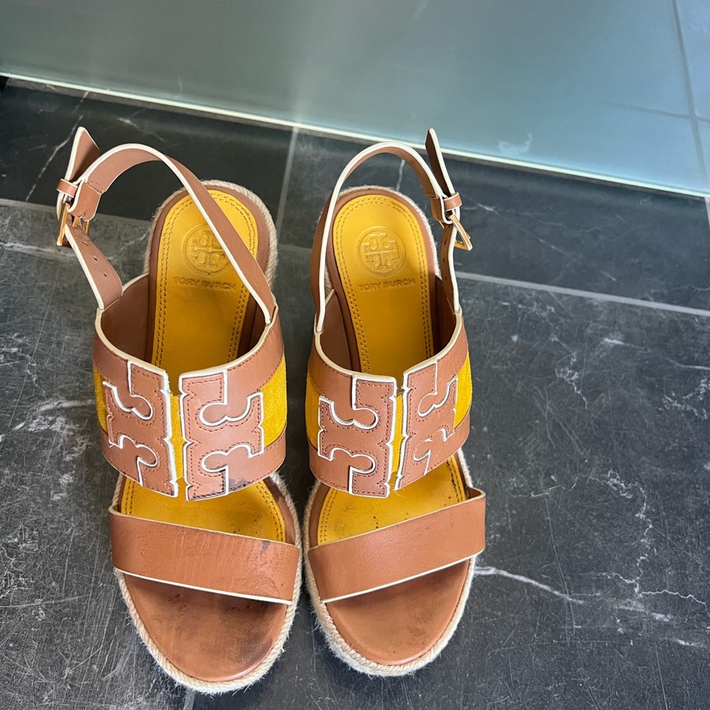 Torch Burch size 6 wedges